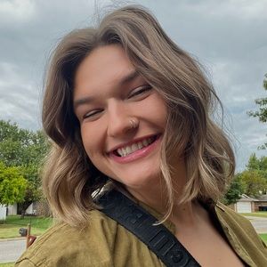 Meet your Posher, Abi